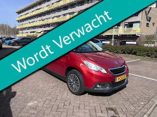Peugeot 2008 1.2i Automaat Airco Cruise Trekhaak Navi 101.000km. Panorama