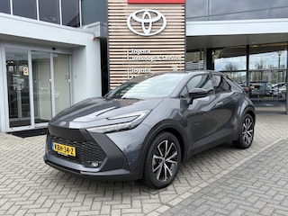 Toyota C-HR 1.8 HYBRID 140 FIRST-EDITION ALL-SEASON BLINDSPOT PARK-SENSOREN STOEL/STUURVERW AD-CRUISE APPLE/ANDROID ELEK-ACHTERKLEP DRAADLOOS-LADEN LM-VELGEN DAB+ CAMERA