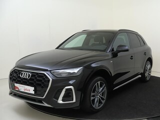Audi Q5 55 TFSI e S edition | Trekhaak | Dodehoek detectie | Keyless | Navigatie Plus | Adaptieve cruise control |  Stoelverwarming | Achteruitrijcamera | 3-zone airco |