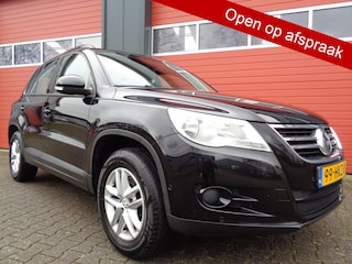 Volkswagen Tiguan 1.4 TSI Comfort&Design 150PK Airco Cruise LMV 6-BAK Pano-Dak NL-Auto Trekhaak Max. trekgewicht geremd 1.800 kg