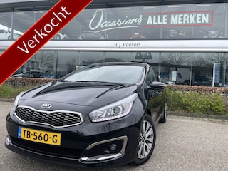 Kia Ceed cee'd 1.6 GDI DynamicLine Achteruitrijcamera - Apple carplay - Trekhaak afneembaar - Parkeersensor achter - Cruise control - Bluetooth - Elektrische ramen - Led verlichting - Radio - Stuur multifunctioneel - Stuur leder - Start/stop systeem - Licht metalen velgen 16 inch - Mistlampen voor - Navigatie