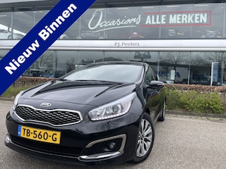 Kia Ceed cee'd 1.6 GDI DynamicLine Achteruitrijcamera - Apple carplay - Trekhaak afneembaar - Parkeersensor achter - Cruise control - Bluetooth - Elektrische ramen - Led verlichting - Radio - Stuur multifunctioneel - Stuur leder - Start/stop systeem - Licht metalen velgen 16 inch - Mistlampen voor - Navigatie