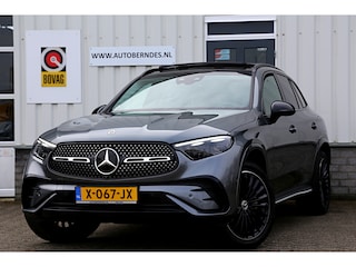 Mercedes-Benz GLC 300e 4MATIC AMG Line*Perfect MB Onderh.*Pano/Digital Light/Luchtvering/Night Pakket/Elek. Trekhaak/360 Camera/ACC met act. Stuurass./Stoelverw./Stuurverw./Treeplanken/20 inch LM*