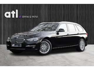 BMW 3-serie Touring 318i Luxury Edition AUT | Org. NL | Leder | Navi Pro | LED | Stoelverwarming | Clima | PDC v+a | Alarm kl.3 | Etc.