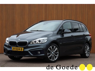 BMW 2-serie Tourer 218i Cent.High Executive Sport 7persoons org.NL leer+vw head-up trekhaak