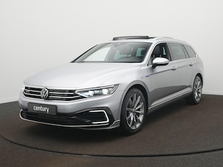 Volkswagen Passat Variant 1.4 TSI PHEV GTE Highline Automaat - 360 camera - Trekhaak - Panoramaschuif-kanteldak - Navigatie - Stoelverwarming