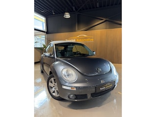 Volkswagen Beetle New Cabriolet 1.6 Trendline