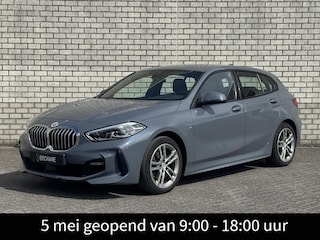 BMW 118i Business Edition | Apple Carplay / Android Auto | Achteruitrijcamara | M pakket |