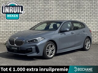 BMW 118i Business Edition | Apple Carplay / Android Auto | Achteruitrijcamara | M pakket |