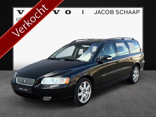 Volvo V70 2.0T Edition Sport / 17" Velgen / Trekhaak afneembaar / Xenon verlichting /