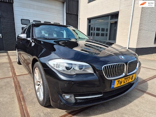 BMW 5-serie Touring 520i High Executive - Leder - Navi - Cruise - PDC - Afneembare Trekhaak