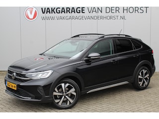 Volkswagen Taigo 1.0-96pk TSI Oranje Edition. Zeer nette en luxe hoogzitter, slechts 33.500km ! Airco, cruise cntrl adaptief, camera, pdc achter, trekhaak, LED verlichting, Apple Carplay/Android auto, bluetooth telefoonvoorb., digitaal dashboard etc.