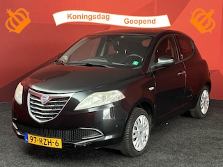 Lancia Ypsilon 0.9 TwinAir Silver | Nieuw Binnen | Cruise Control | Airco | APK 16-12-2026 |
