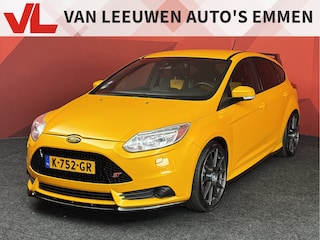 Ford Focus 2.0 EcoBoost ST-3 | Bull-X | Stoelverwarming | Recaro