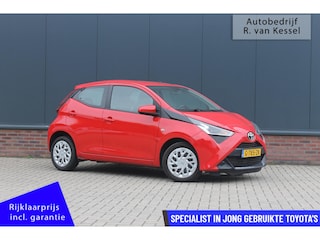 Toyota Aygo 1.0 VVT-i x-play I Camera I Carplay I NL-auto