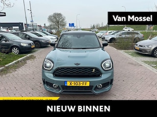 Mini Countryman 1.5 Cooper S E ALL4 John Cooper Works | Automaat | Apple Carplay / Android Auto | Camera | Parkeersensoren | Panoramadak |