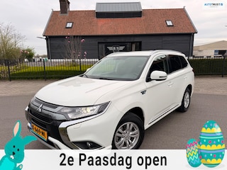 Mitsubishi Outlander 2.4 PHEV AWD Plug-in Hybride Intense+ Navigatie Camera Trekhaak