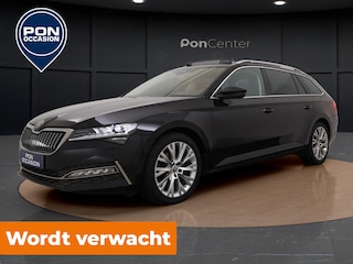 Skoda Superb Combi 1.4 TSI iV Business Edition Plus | Pano Dak | Trekhaak | Side Assist | ACC | Camera | Elek. Stoelen | Stoelverwarming V+A | 18'' |