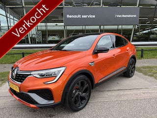Renault Arkana 1.6 E-Tech Hybrid 145 R.S. Line Panoramdak / Trekhaak weg klapbaar / Camera / Stoelverw.+Stuurverw. / Blind spot warning / 18''LMV / 2e Paasdag open 09.00-17.00 uur