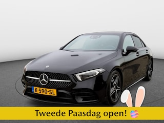 Mercedes-Benz A-klasse 180 Business Solution AMG Aut. | Panoramadak | Sfeerled