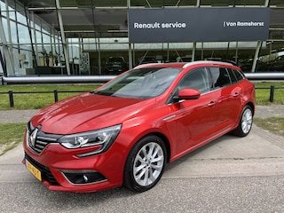 Renault Mégane Estate 1.2 132PK TCe Limited / Camera / Blind spot warning / PDC V+A / Keyless / Cruise / 17''LMV / 2e Paasdag open 09.00-17.00 uur