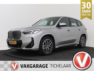 BMW iX1 EDrive20 67 kWh | Uitklap Trekhaak | Org NL | M-Sport | 18.000 KM! | Camera |