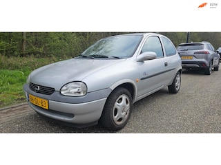 Opel Corsa 1.4i Strada AUTOMAAT Stuurbekr Schuifdak APK
