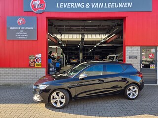 Seat Leon 1.5 eTSI FR Business Intense Automaat/ Stuur en stoel verwarming/ Navigatie/ Adapt. Cruise control/ Rijklaaprijs!