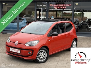Volkswagen Up 1.0 groove up! CRUISE PANO PARK.SENS. NW APK