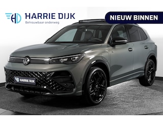 Volkswagen Tiguan 1.5 eHybrid R-Line Edition 272 PK | Black Style | 15 inch Navi | Elek. Trekhaak | IQ Light | S/K-Panodak | Dig. Cockpit | Adapt. Cruise | Stoel-+Stuurverw. | 360 Camera | NAV + App. Connect | ECC | Elek. Klep | LM 20" | 8590