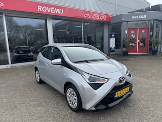 Toyota Aygo 1.0 VVT-i x-play Carplay, Camera, Airco.