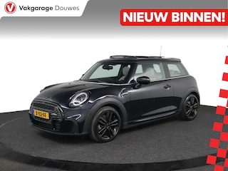 Mini Cooper 1.5 Resolute Edition | NAP | Pano | Automaat | JCW | Wit Leder | Keyless | Stoelverwarming | Camera | PDC