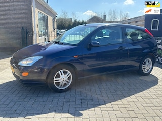 Ford Focus 1.6-16V Trend |automaat |airco | lange apk | koopje !