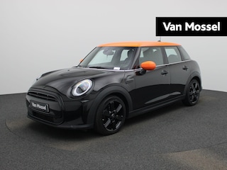 Mini Cooper 1.5 Classic Automaat | Apple/Android Play | Camera | Navi | Sport Stuur/Stoelen | Leder | LED | Keyless | Comfort Pack | Connected Navigation | 12 Maand BOVAG Garantie! |