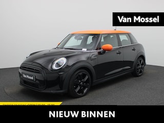 Mini Cooper 1.5 Classic Automaat | Apple/Android Play | Camera | Navi | Sport Stuur/Stoelen | Leder | LED | Keyless | Comfort Pack | Connected Navigation | 12 Maand BOVAG Garantie! |