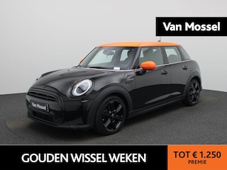 Mini Cooper 1.5 Classic Automaat | Apple/Android Play | Camera | Navi | Sport Stuur/Stoelen | Leder | LED | Keyless | Comfort Pack | Connected Navigation | 12 Maand BOVAG Garantie! |