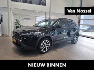 Toyota Corolla Cross Hybrid 140 Style | ADAPTIEVE CRUISE CONTROL | PARKEERSENSOREN VOOR EN ACHTER | ACHTERUITRIJCAMERA | STOEL- EN STUURVERWARMING | ELEKTRISCH BEDIENBARE ACHTERKLEP |