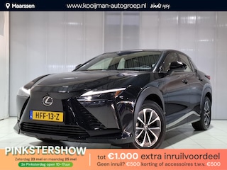 Lexus RZ 450e Comfort Line 71 kWh | 4WD| NIEUW | 17% bijtelling | Dodehoek detectie | Stoelverwarming | Adaptieve cruise control |
