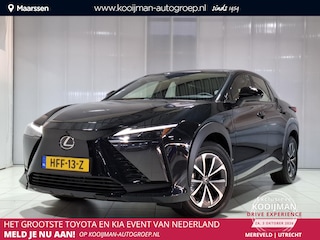 Lexus RZ 450e Comfort Line 71 kWh | 4WD| NIEUW | 17% bijtelling | Dodehoek detectie | Stoelverwarming | Adaptieve cruise control |