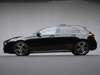 Mercedes-Benz A-klasse 180 Business Solution AMG Sport (PANORAMADAK,APPLE CARPLAY,SFEERVERLICHTING,NAVI,CAMERA,LED,SPORTSTOELEN)