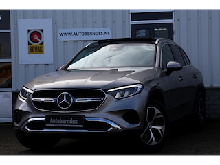 Mercedes-Benz GLC 300e Plug in hybride 4MATIC*Perfect Onderh.*1ste Eig*Pano/Luchtvering/ACC/Half Leder/Stoelverw./Sfeerverl./Camera/LED/DAB/Parkeersens.V+A/18 inch LM*