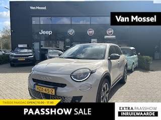 Fiat 600 e La Prima 54 kWh | Navigatie | Stoelverwarming | Camera | Parkeersensoren voor + achter | Lederen bekleding | Electrische bestuurdersstoel | Lmv 18" |