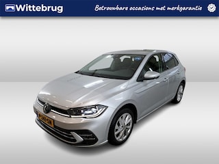 Volkswagen Polo 1.0 TSI Style / AUTOMAAT/ PARK. SENSOREN/ IQ. LIGHT/ DIGITAL DASHBOARD/ ADAPT. CRUISE/ GETINT GLAS/ NAVI/ CLIMA/ 16" LMV