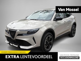 Alfa Romeo Junior Elettrica 54 kWh | Apple Carplay/Android Auto | Climate Control | Parkeersensoren | Cruise Control | Lichtmetalen Velgen 18" |