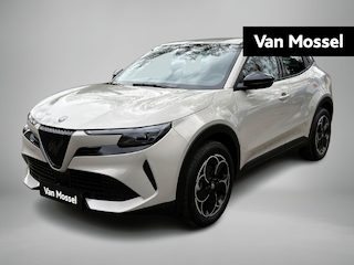 Alfa Romeo Junior Elettrica 54 kWh | Apple Carplay/Android Auto | Climate Control | Parkeersensoren | Cruise Control | Lichtmetalen Velgen 18" |