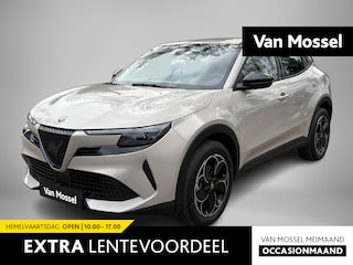 Alfa Romeo Junior Elettrica 54 kWh | Apple Carplay/Android Auto | Climate Control | Parkeersensoren | Cruise Control | Lichtmetalen Velgen 18" |
