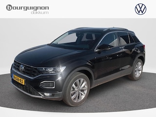 Volkswagen T-Roc 1.5 TSI Style Business | 150 Pk | Automaat | Trekhaak | Navi | Clima | Pdc | A-Camera | LED | 32.210Km !! |