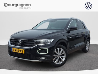 Volkswagen T-Roc 1.5 TSI Style Business | 150 Pk | Automaat | Trekhaak | Navi | Clima | Pdc | A-Camera | LED | 32.210Km !! |
