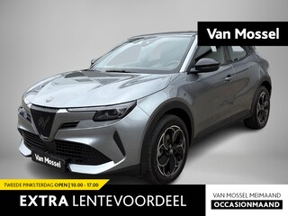 Alfa Romeo Junior Elettrica 54 kWh | Apple Carplay/Android Auto | Climate Control | Parkeersensoren | Cruise Control | Lichtmetalen Velgen 18" |