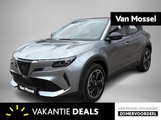 Alfa Romeo Junior Elettrica 54 kWh | Apple Carplay/Android Auto | Climate Control | Parkeersensoren | Cruise Control | Lichtmetalen Velgen 18" |